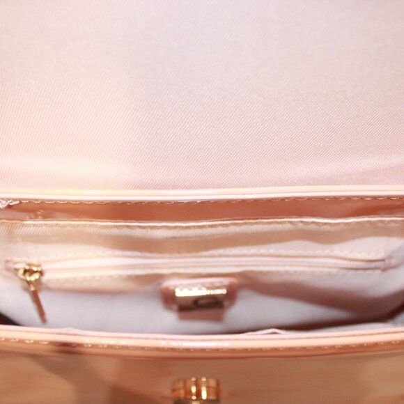 ✨ Lovely Shoulder Strap G by Guess Purse ✨ - Picture 7 of 8